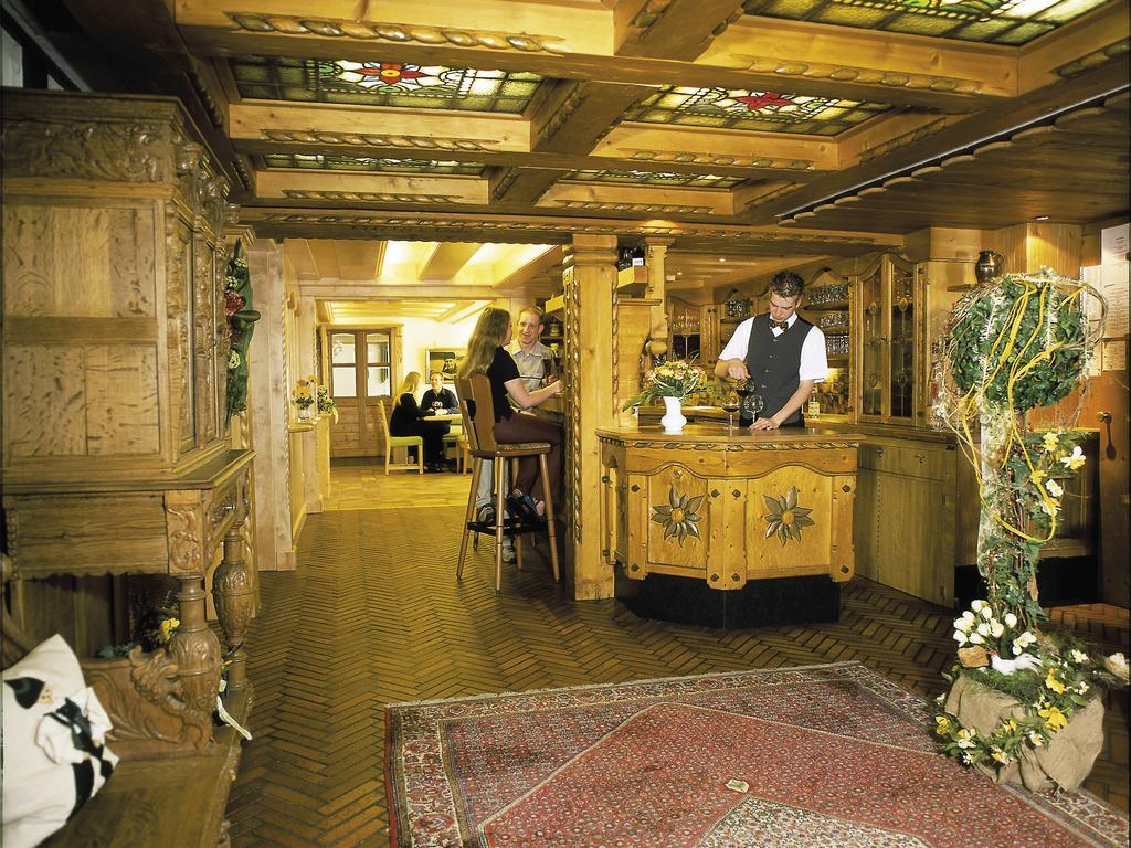Hotel Zum Weissen Stein Kirchen  Exteriör bild