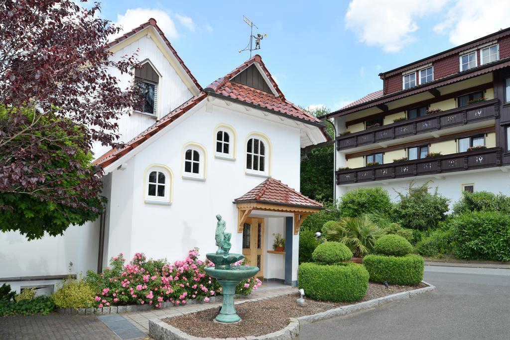 Hotel Zum Weissen Stein Kirchen  Exteriör bild