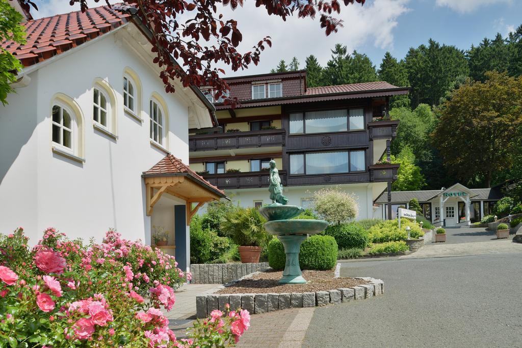 Hotel Zum Weissen Stein Kirchen  Exteriör bild